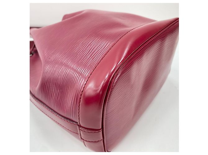 Borsa a Spalla Louis Vuitton Noe BB - Rosso - vista 8