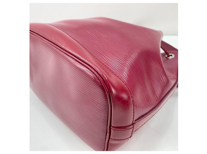 Borsa a Spalla Louis Vuitton Noe BB - Rosso - vista 9