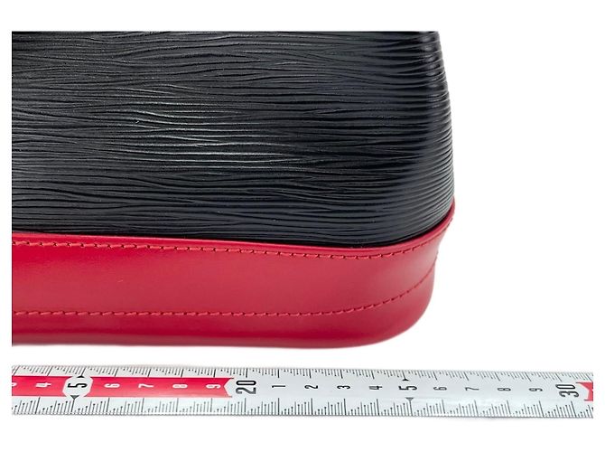 Borsa a tracolla Louis Vuitton Noe in nero - vista 4