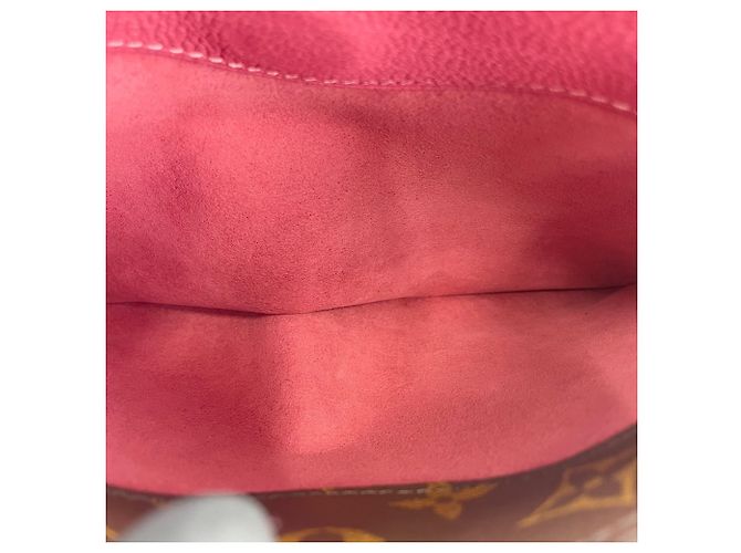 Bolso Louis Vuitton Pallas BB Castaño - vista 14