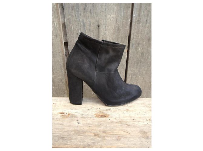 Apc A.P.C. Botines en ante negro mate - vista 2