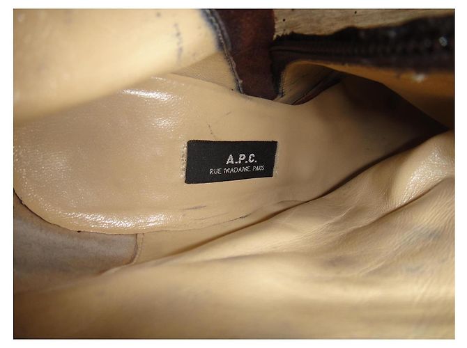 Apc A.P.C. Botines en ante negro mate - vista 3