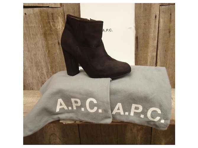 Apc A.P.C. Botines en ante negro mate - vista 4