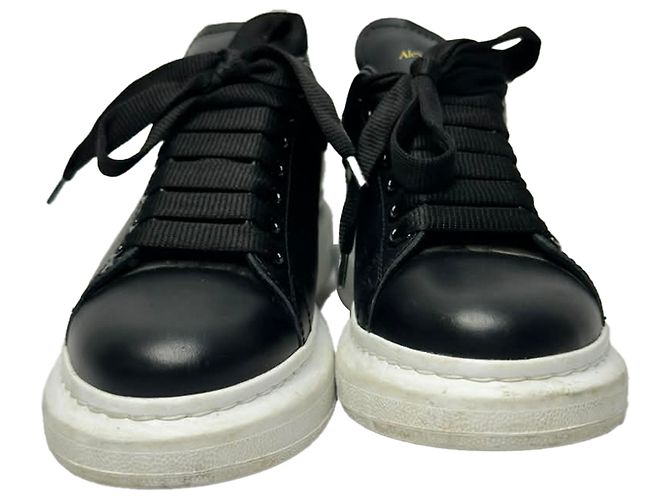 Sneakers Oversized Alexander McQueen in pelle di vitello nera Nero - vista 2
