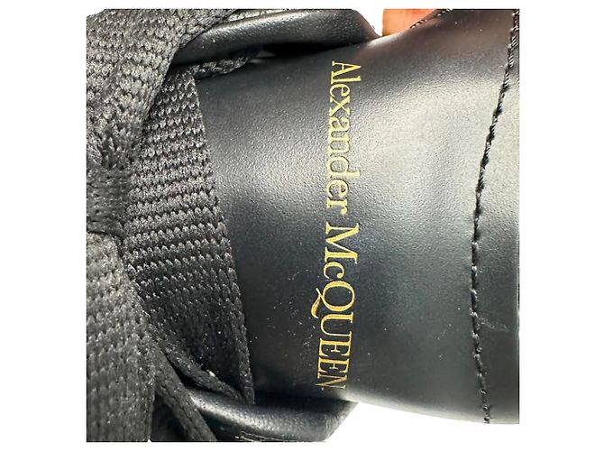Sneakers Oversized Alexander McQueen in pelle di vitello nera Nero - vista 8