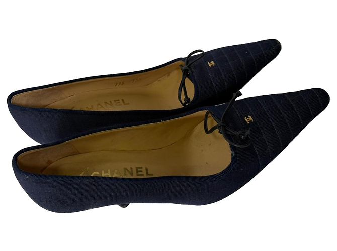 Timeless Décolleté Chanel con dettaglio fiocco CC in cotone blu navy - vista 7