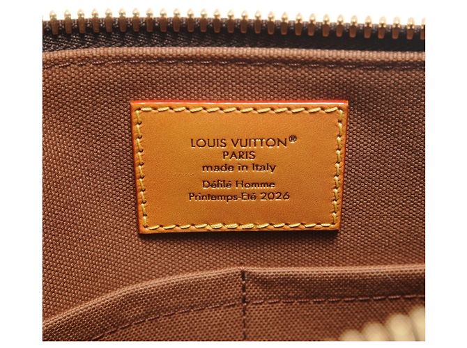 Borsa a tracolla Louis Vuitton Needle Bag Monogram marrone - vista 9