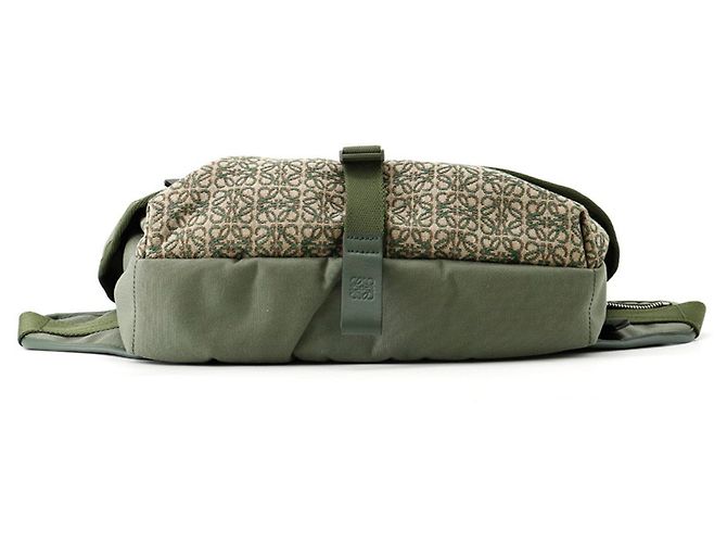 Borsa Loewe Postman Sling Anagram Canvas Verde Cachi - vista 4