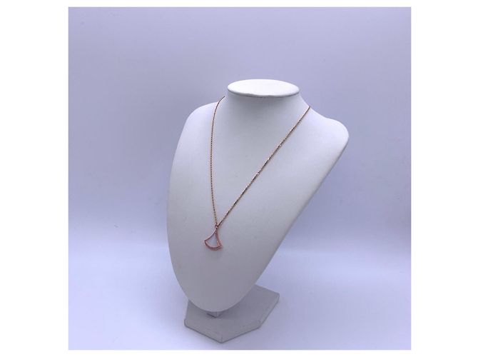 Collana Bvlgari Bulgari in madreperla e diamanti a ventaglio oro rosa 18K D'oro - vista 3