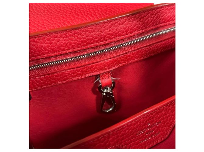 Borsa a tracolla Louis Vuitton Capucines BB in pelle Taurillon Rosso - vista 8