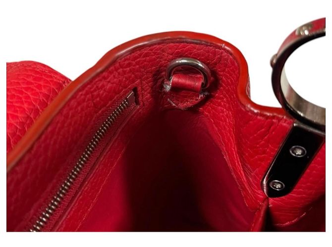Borsa a tracolla Louis Vuitton Capucines BB in pelle Taurillon Rosso - vista 9