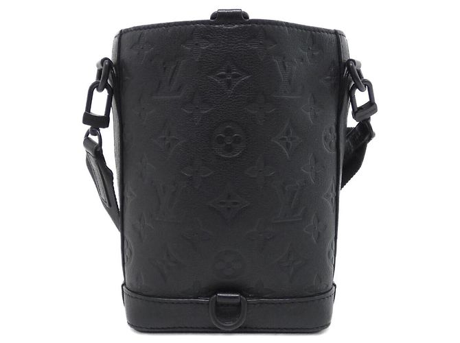 Noe Borsa a tracolla Louis Vuitton Monogram Shadow Noé Sling Nero - vista 2