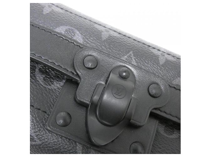 Bolsa de ombro Louis Vuitton Monogram Eclipse Seoul Trunk EW Preto - vista 6