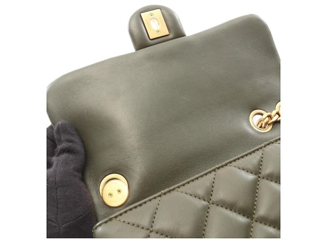 Timeless Borsa a tracolla Chanel Matelassé in agnello Cachi - vista 9