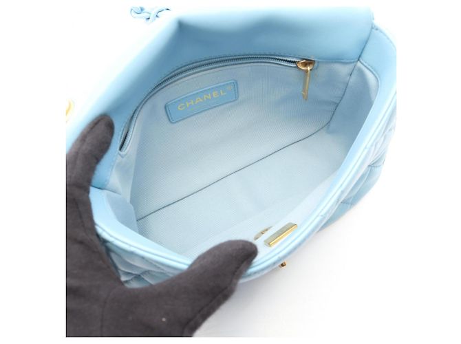 Borsa a tracolla Chanel Matelassé in agnello blu - vista 3