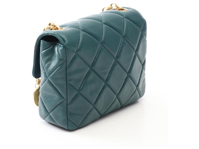 Borsa a tracolla Chanel Matelassé verde - vista 2