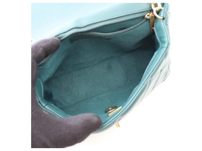 Borsa a tracolla Chanel Matelassé verde - vista 3