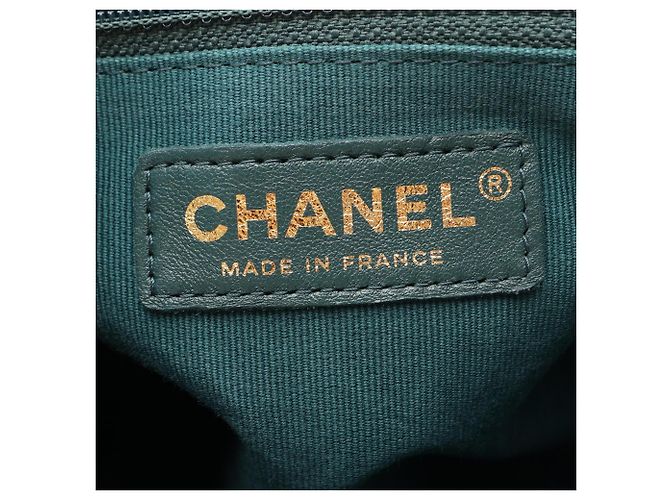 Borsa a tracolla Chanel Matelassé verde - vista 4