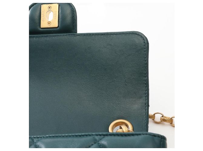 Borsa a tracolla Chanel Matelassé verde - vista 7