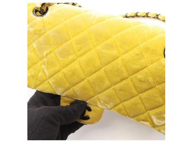 Borsa a tracolla Chanel Yellow Matelassé Double Flap Giallo - vista 12