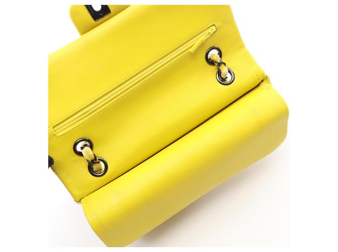 Borsa a tracolla Chanel Yellow Matelassé Double Flap Giallo - vista 6
