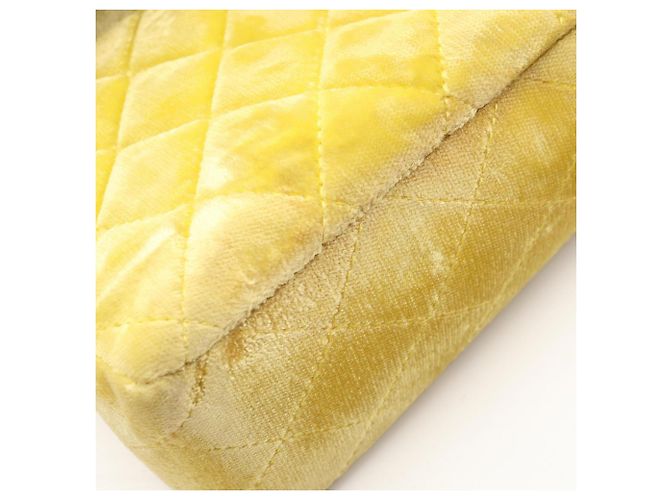 Borsa a tracolla Chanel Yellow Matelassé Double Flap Giallo - vista 8
