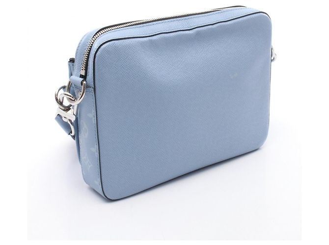Borsa a tracolla Louis Vuitton Trio Messenger Taigarama Blu - vista 2