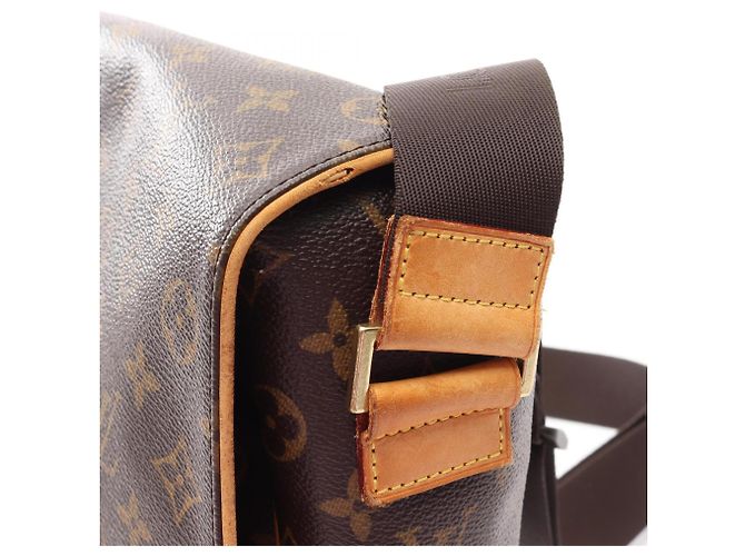 Bolsa de Ombro Louis Vuitton Abesses Marrom Monograma - vista 11