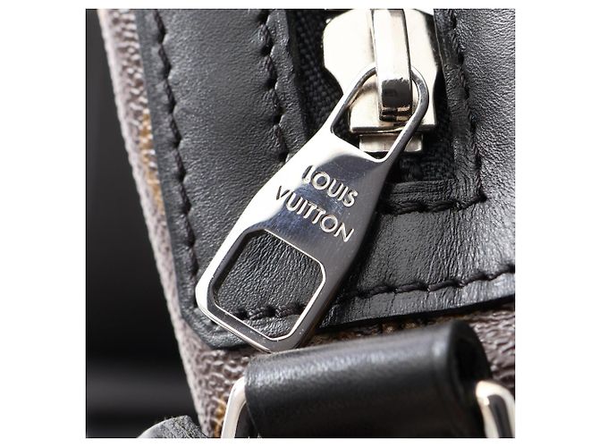 Borsa a tracolla Louis Vuitton Torres PM Monogram Macassar Marrone Nero Monogramma - vista 9