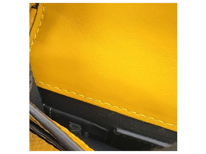Borsa a tracolla Fendi Micro Flat Baguette Giallo - vista 10