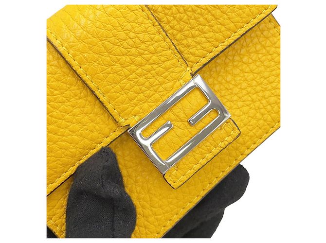 Borsa a tracolla Fendi Micro Flat Baguette Giallo - vista 7
