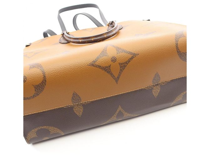 Borsa Tote Louis Vuitton OnTheGo MM Monogram Giant Reverse Marrone Beige - vista 7