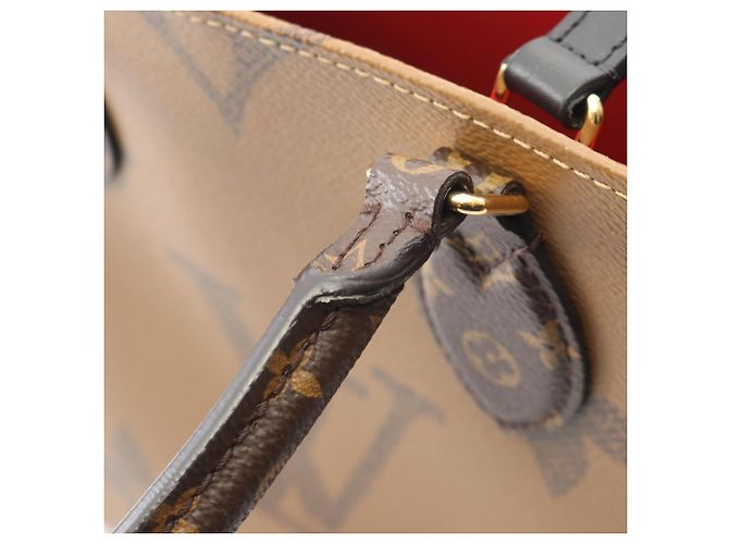 Borsa Tote Louis Vuitton OnTheGo MM Monogram Giant Reverse Marrone Beige - vista 8