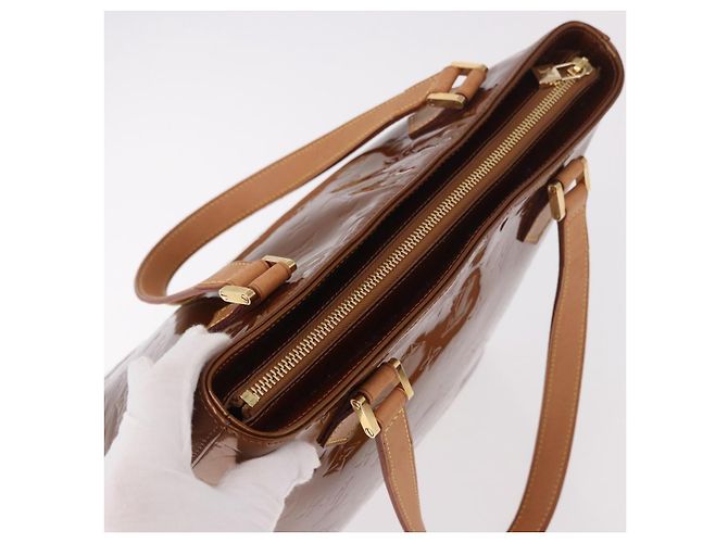 LOUIS VUITTON Bolso Monogram Vernis Houston Bronze M91122 LV Auth 188786A Bronce - vista 6