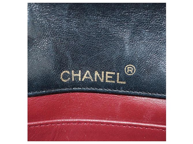 CHANEL Borsa a Spalla Chain Matelasse in Pelle di Agnello Nera e Oro CC Auth 187203SAV Nero D'oro - vista 23