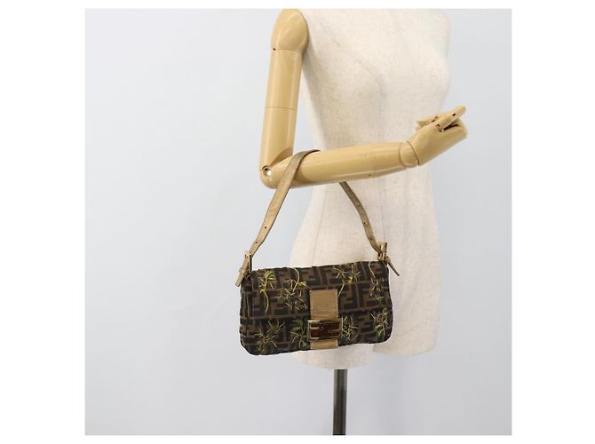 FENDI Zucca Canvas Mamma Baguette Shoulder Bag Black Gold Brown Auth 187451SM Marrone Nero D'oro - vista 22