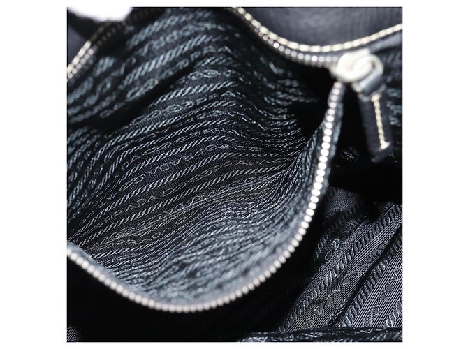 Sac à bandoulière PRADA en cuir noir avec détails argentés Auth 188461A - vue 22