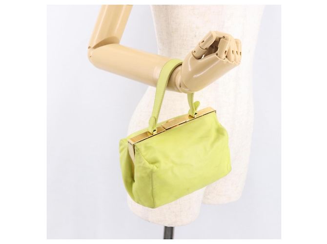 Pochette in Pelle Miu Miu Verde Oro Auth bs35699A D'oro - vista 23