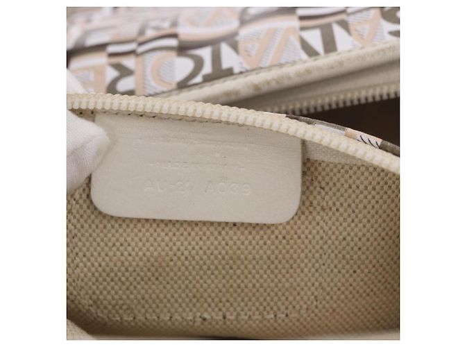 Borsa Salvatore Ferragamo in PVC e pelle bianco argento Auth bs35706 - vista 12