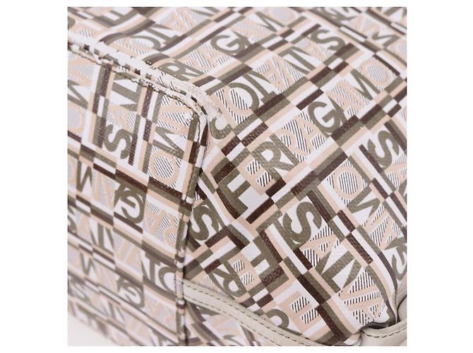 Borsa Salvatore Ferragamo in PVC e pelle bianco argento Auth bs35706 - vista 14