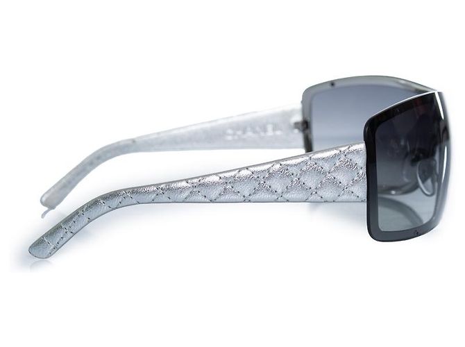 Chanel, Occhiali da sole Shield con stanghette trapuntate Argento - vista 6