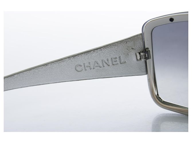 Chanel, Occhiali da sole Shield con stanghette trapuntate Argento - vista 8