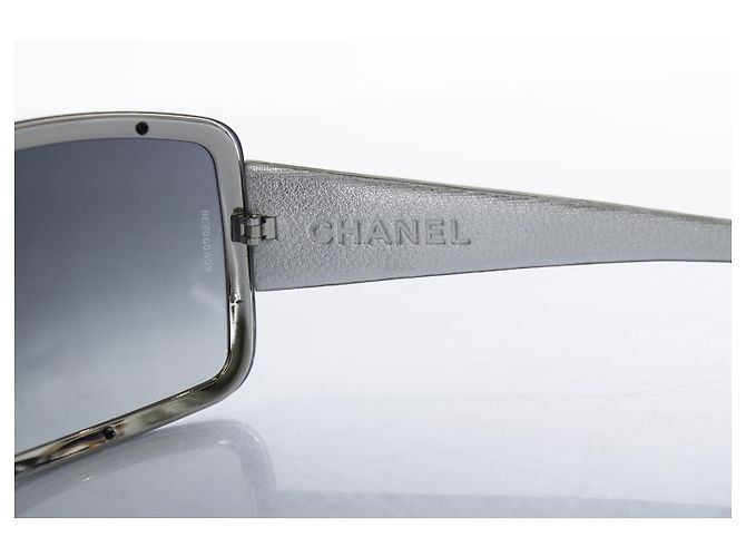Chanel, Occhiali da sole Shield con stanghette trapuntate Argento - vista 9