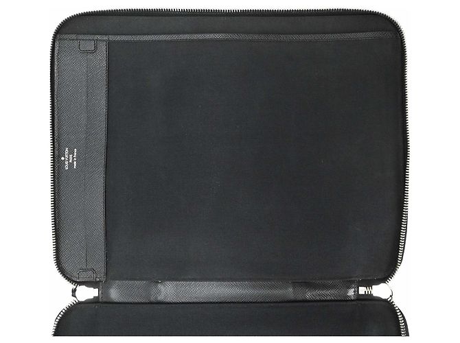 Clutch Louis Vuitton Taiga Vladimir Nero - vista 13