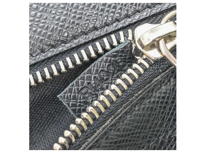 Clutch Louis Vuitton Taiga Vladimir Nero - vista 16