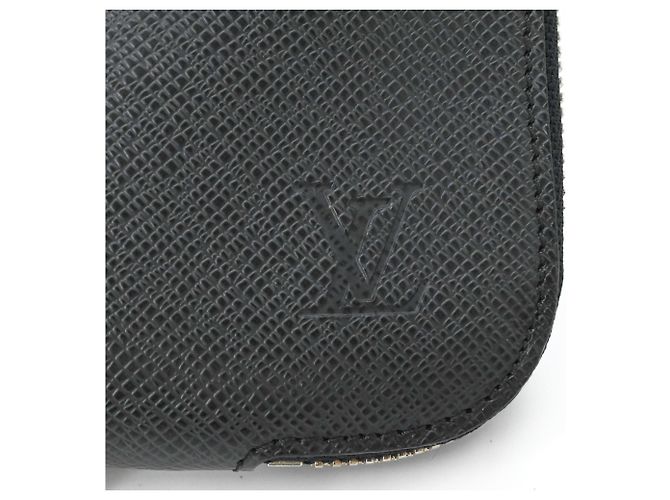 Clutch Louis Vuitton Taiga Vladimir Nero - vista 8