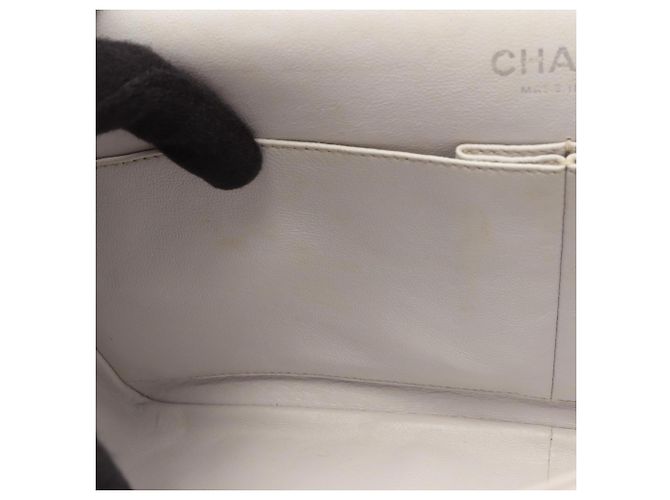 Borsa Chanel 2.55 Matelassé Maxi Mademoiselle Chain Double Flap Bianco - vista 9