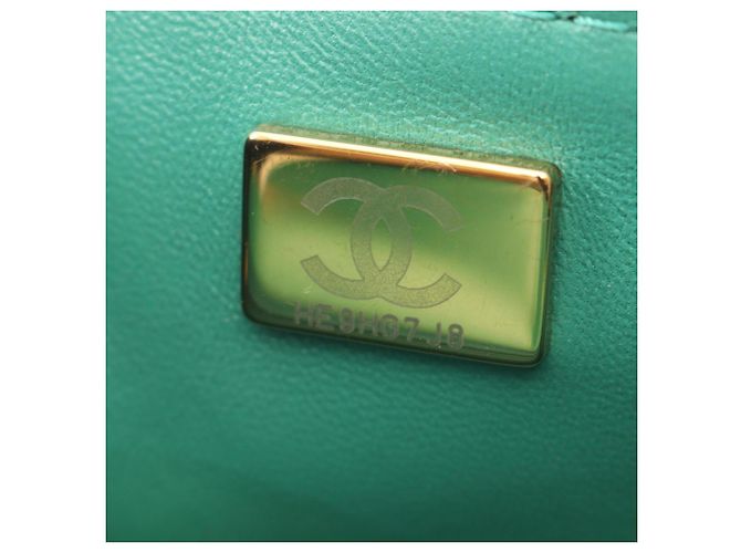 Borsa a tracolla Chanel 2.55 Mini Matelassé in pelle Verde - vista 5