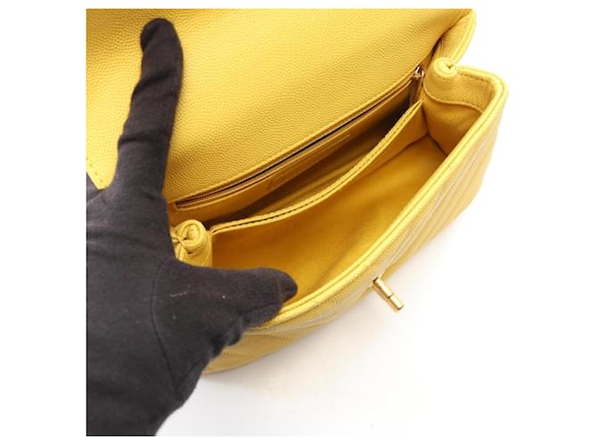 Borsa Chanel Coco Handle Flap V-Stitch Giallo - vista 3