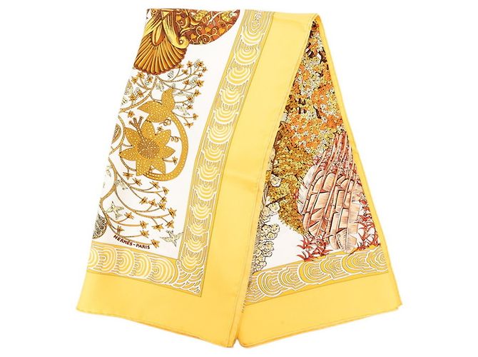 Hermès Hermes Carre 90 Les Legendes de L'Arbre Sciarpa in seta Multicolore Giallo - vista 2